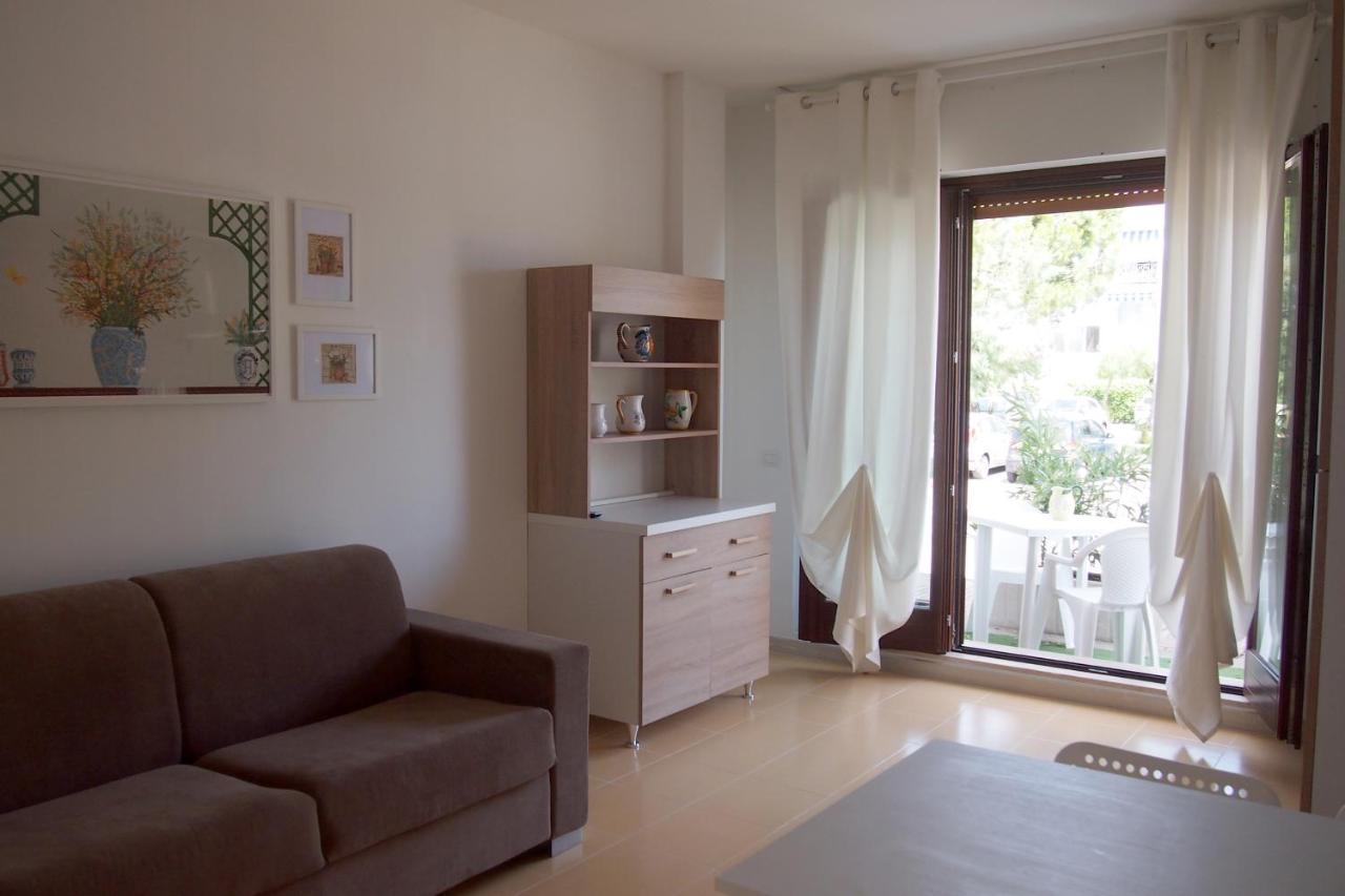 Le Rose Beach & Suites Appartamenti Fronte Mare A Villarosa Martinsicuro Dış mekan fotoğraf