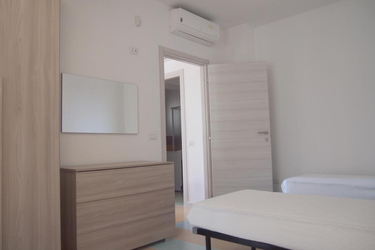 Le Rose Beach & Suites Appartamenti Fronte Mare A Villarosa Martinsicuro Dış mekan fotoğraf