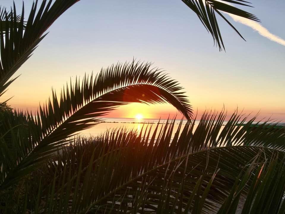 Le Rose Beach & Suites Appartamenti Fronte Mare A Villarosa Martinsicuro Dış mekan fotoğraf