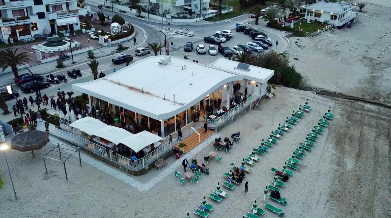 Le Rose Beach & Suites Appartamenti Fronte Mare A Villarosa Martinsicuro Dış mekan fotoğraf